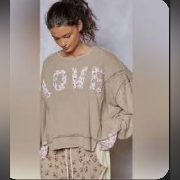 POL "Love In Every Way" long sleeve top with a floral "LOVE" patch - Picture 1 of 6